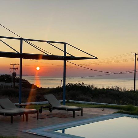 Cristelia Seafront & Pool Villa Lakhania Bagian luar foto