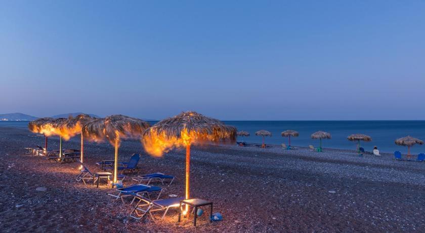 Cristelia Seafront & Pool Villa Lakhania Bagian luar foto