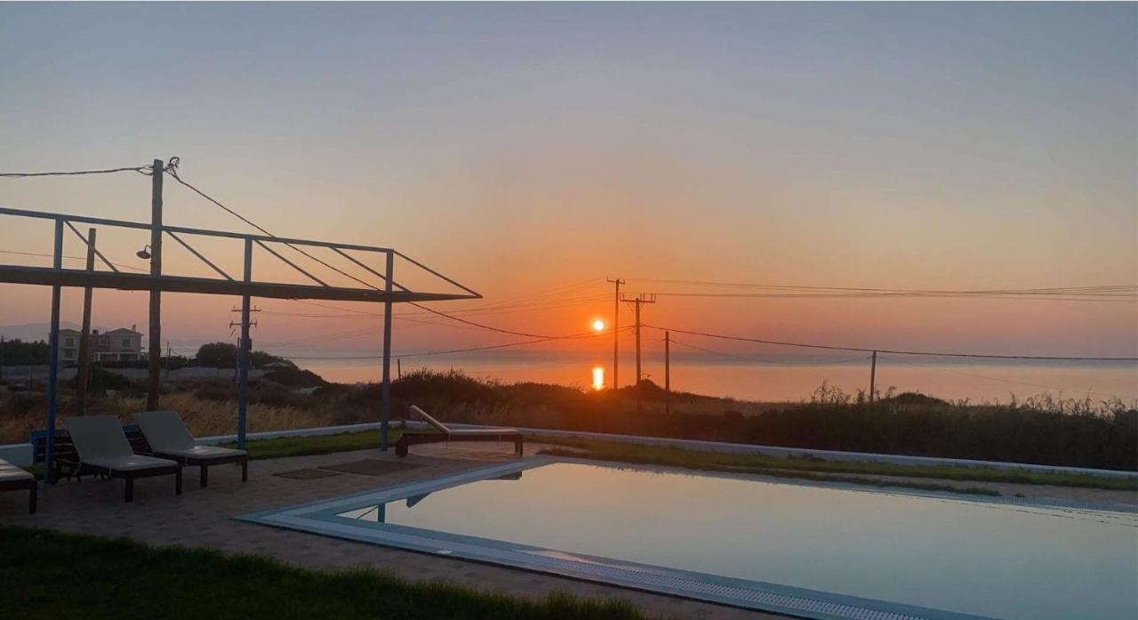Cristelia Seafront & Pool Villa Lakhania Bagian luar foto