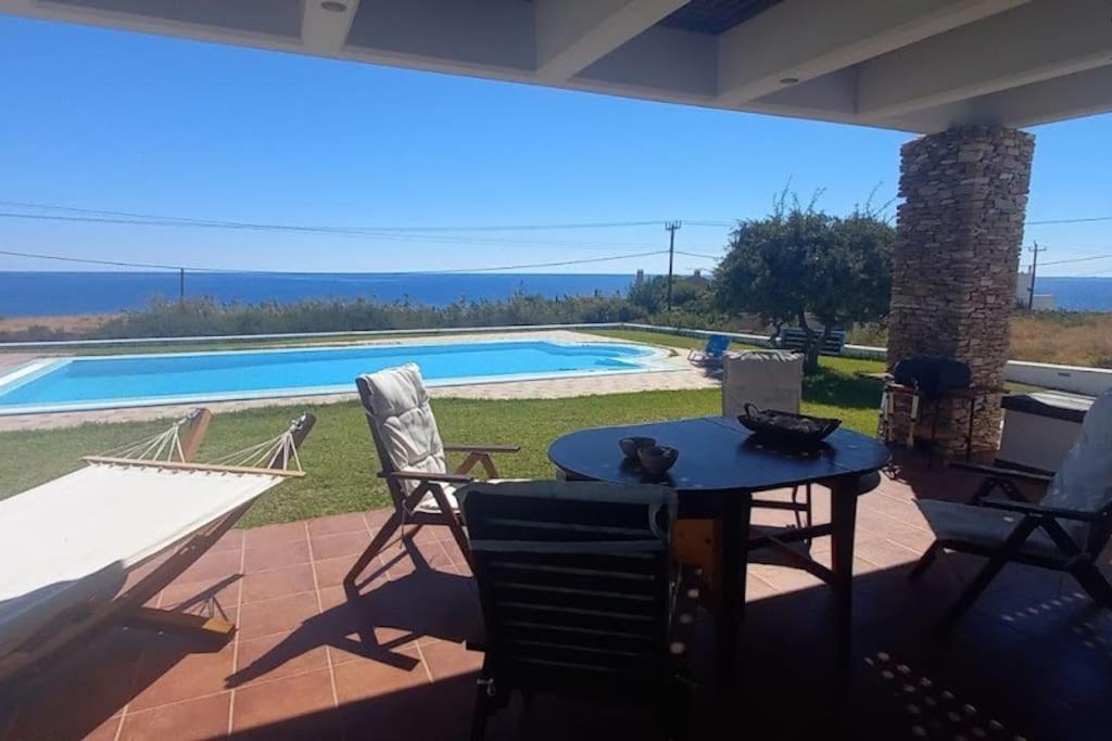 Cristelia Seafront & Pool Villa Lakhania Bagian luar foto