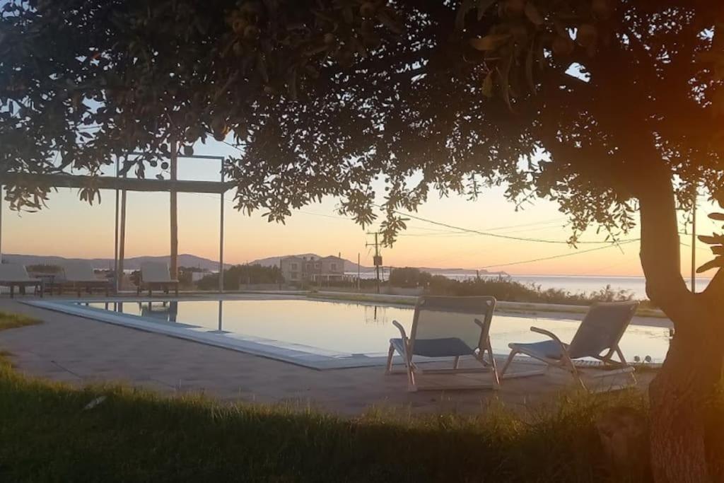 Cristelia Seafront & Pool Villa Lakhania Bagian luar foto