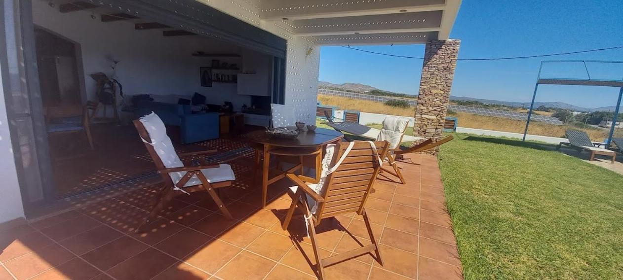 Cristelia Seafront & Pool Villa Lakhania Bagian luar foto