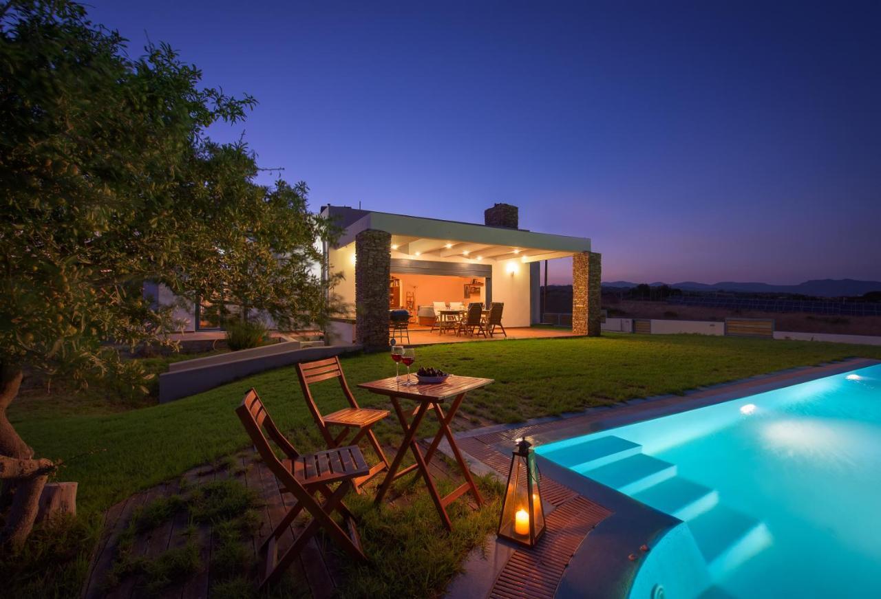 Cristelia Seafront & Pool Villa Lakhania Bagian luar foto