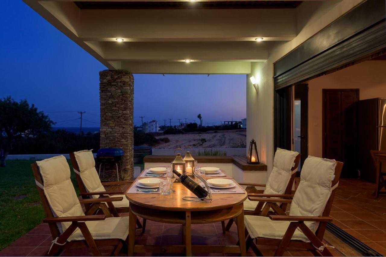 Cristelia Seafront & Pool Villa Lakhania Bagian luar foto