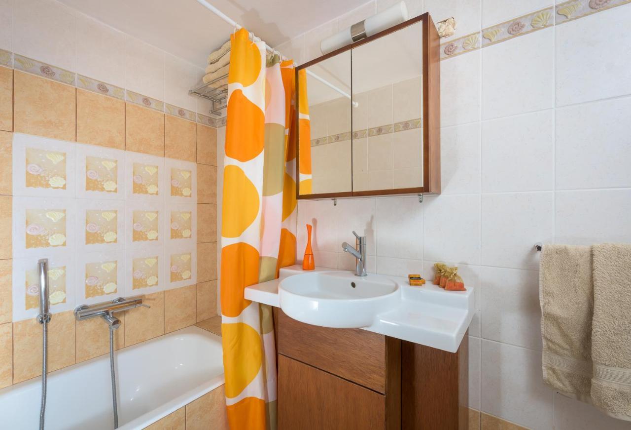Cristelia Seafront & Pool Villa Lakhania Bagian luar foto