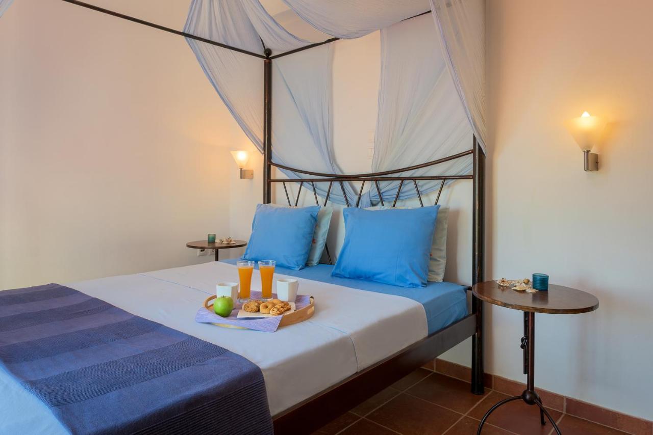 Cristelia Seafront & Pool Villa Lakhania Bagian luar foto
